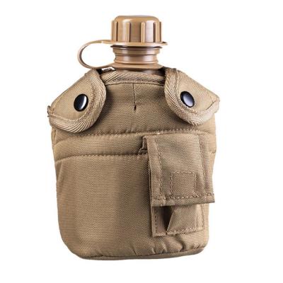 Gourde us plastique 1 litres coyote tan avec car alu